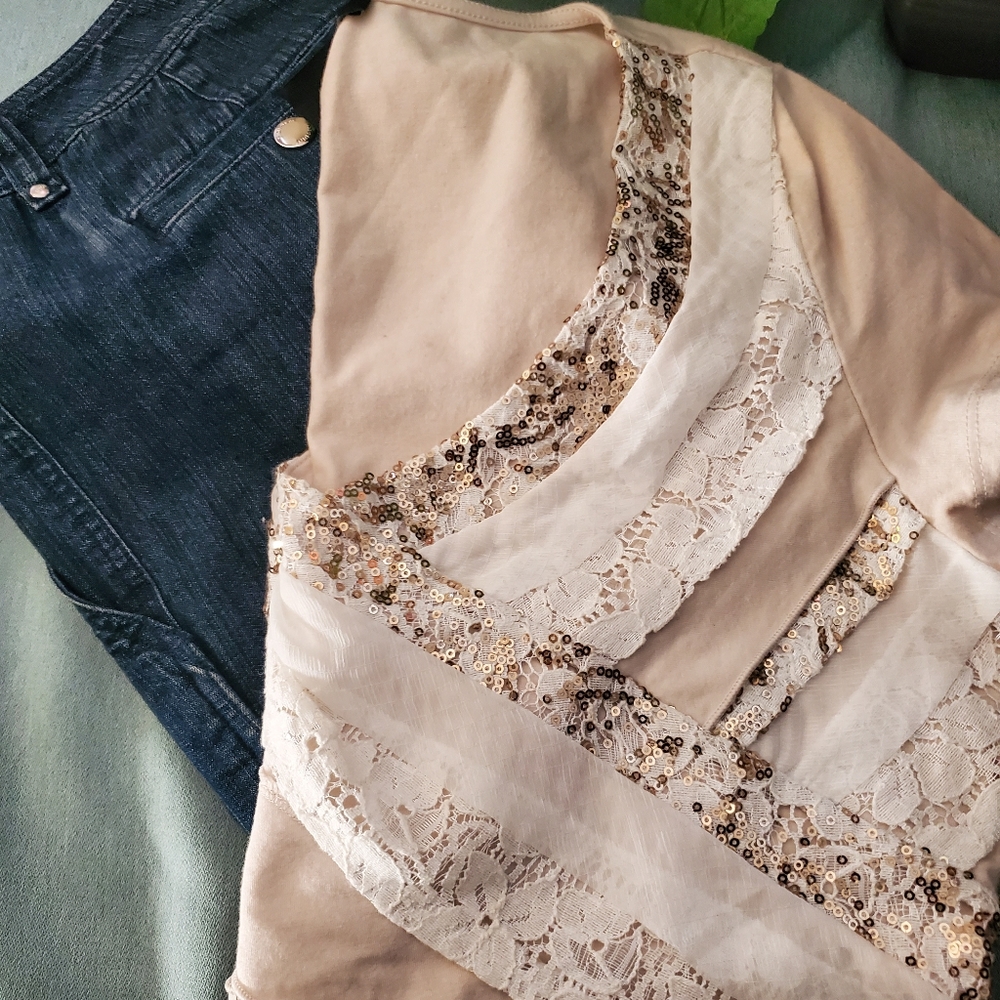 White House Black Market tee